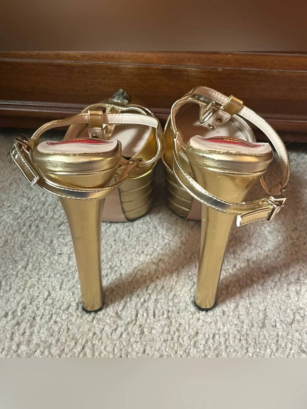 Gold metallic tiger spiked t-strap platform heels 7.5